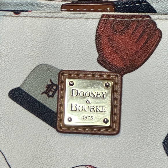 Dooney & Bourke Detroit Tigers large purse - Picture 5 of 11